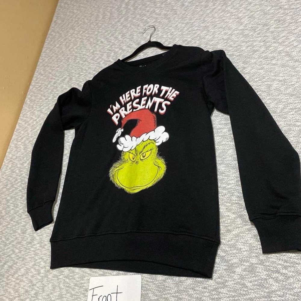 The  Grinch black sweatshirt I'M HERE FOR THE PRESENTS women L. SKU-B989